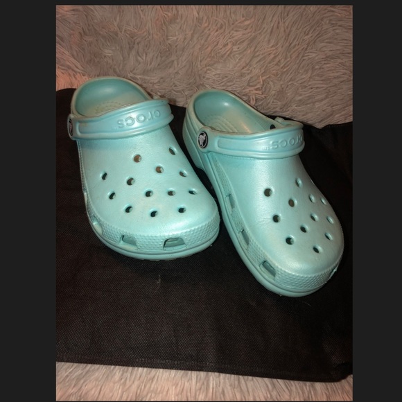 tiffany blue crocs